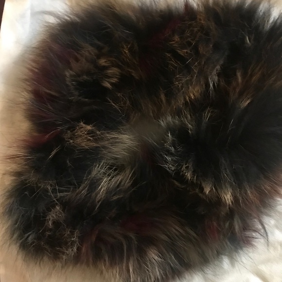 jocelyn fur cowl OS - Picture 1 of 2
